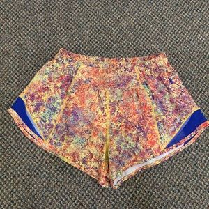 Lululemon Seawheeze 2019 hottie hot shorts size 4 - DISCONTINUED